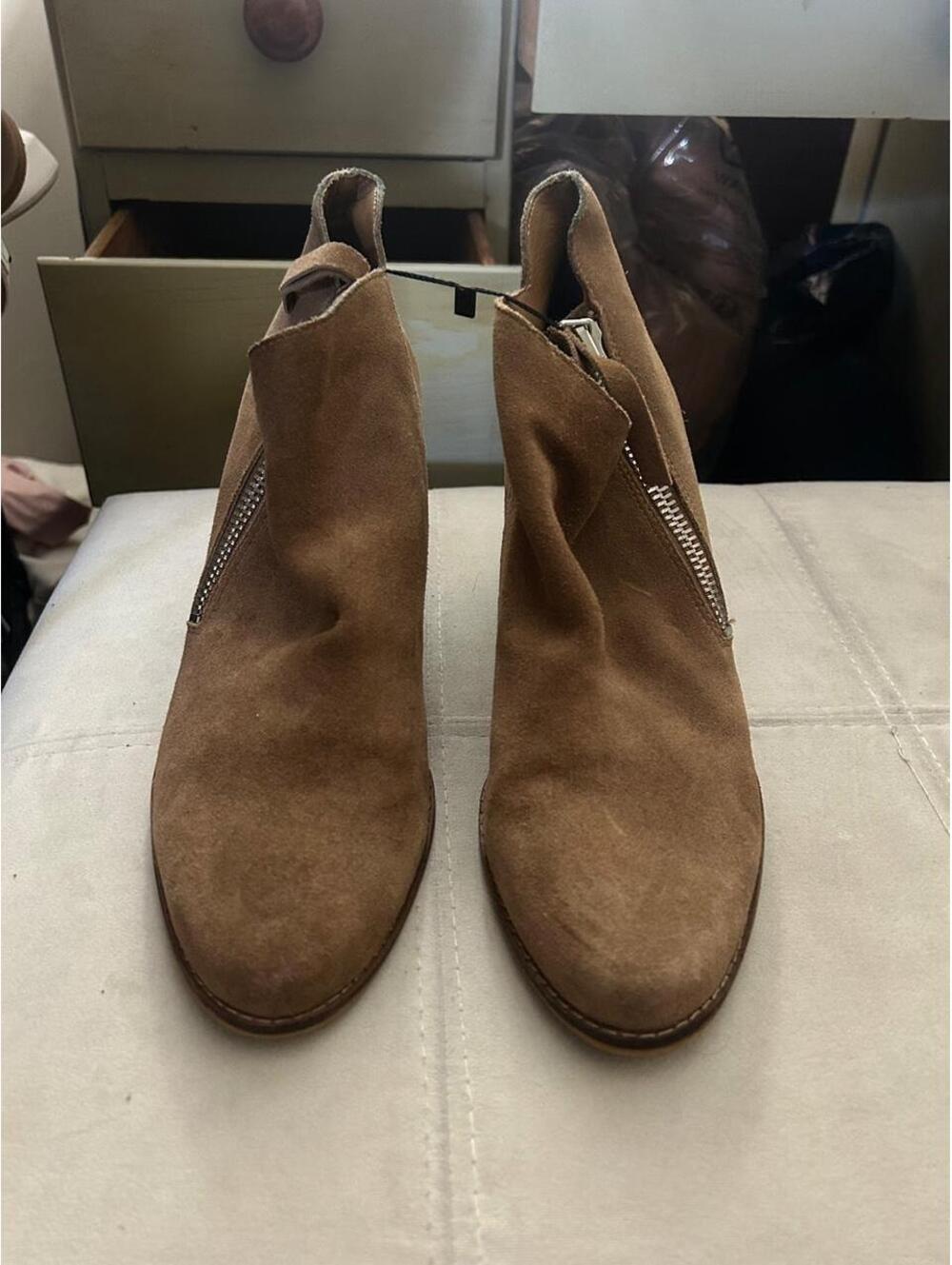 Jessica Simpson Brown suede ankle boots with a 3" heel size 6.5